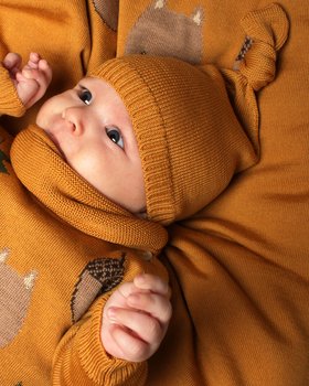 Newborn-Knotenmütze aus reiner Merinowolle