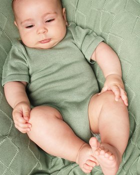 Unisex Body aus reinem Eukalyptus mit kurzen Ärmeln