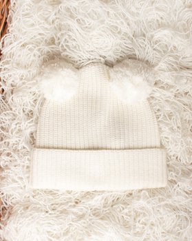 Cap with two pom-poms in pure merino wool for girls