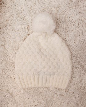 Cappellino neonata lavorato in Pura Lana Merino